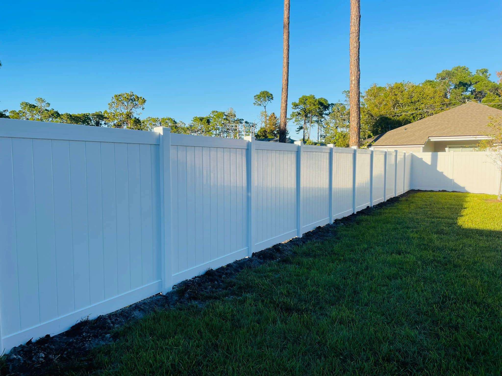 Vinyl fence repair by licensed contractor